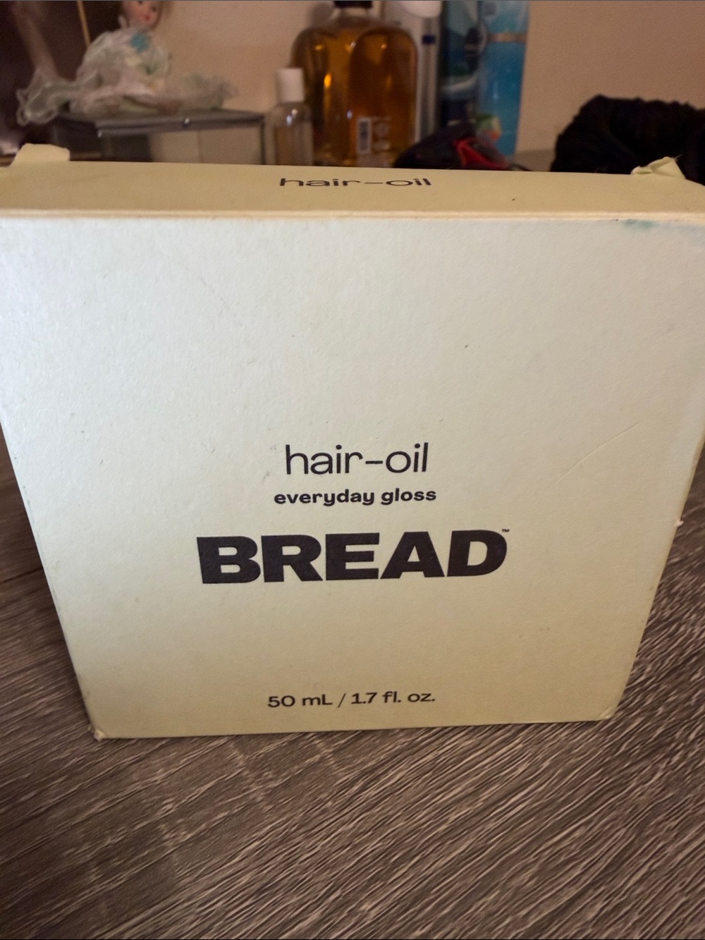 BREAD Hair-Oil Everyday Gloss — Pale Yellow Box
